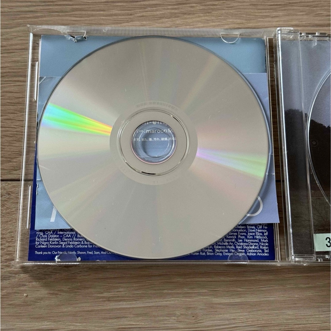 【中古品】Maroon5 CD 「V」　結婚式BGM エンタメ/ホビーのCD(ポップス/ロック(洋楽))の商品写真