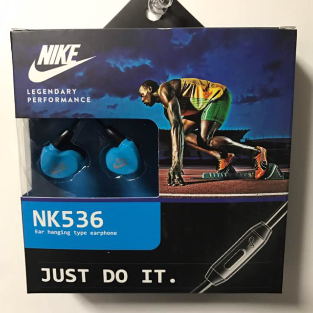 NIKE(ナイキ)の期間限定値下げ！新品☆NIKEイヤホンマイク  正箱入  スマホ/家電/カメラのオーディオ機器(ヘッドフォン/イヤフォン)の商品写真