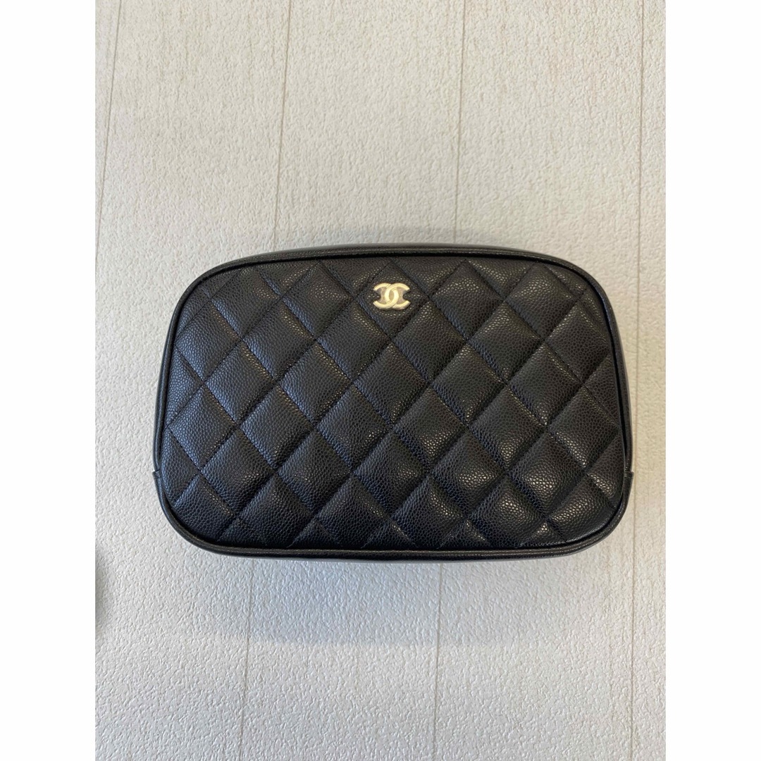 CHANEL(シャネル)のCHANEL シャネル マトラッセ ラムスキン ココマーク ポーチ レディースのファッション小物(ポーチ)の商品写真