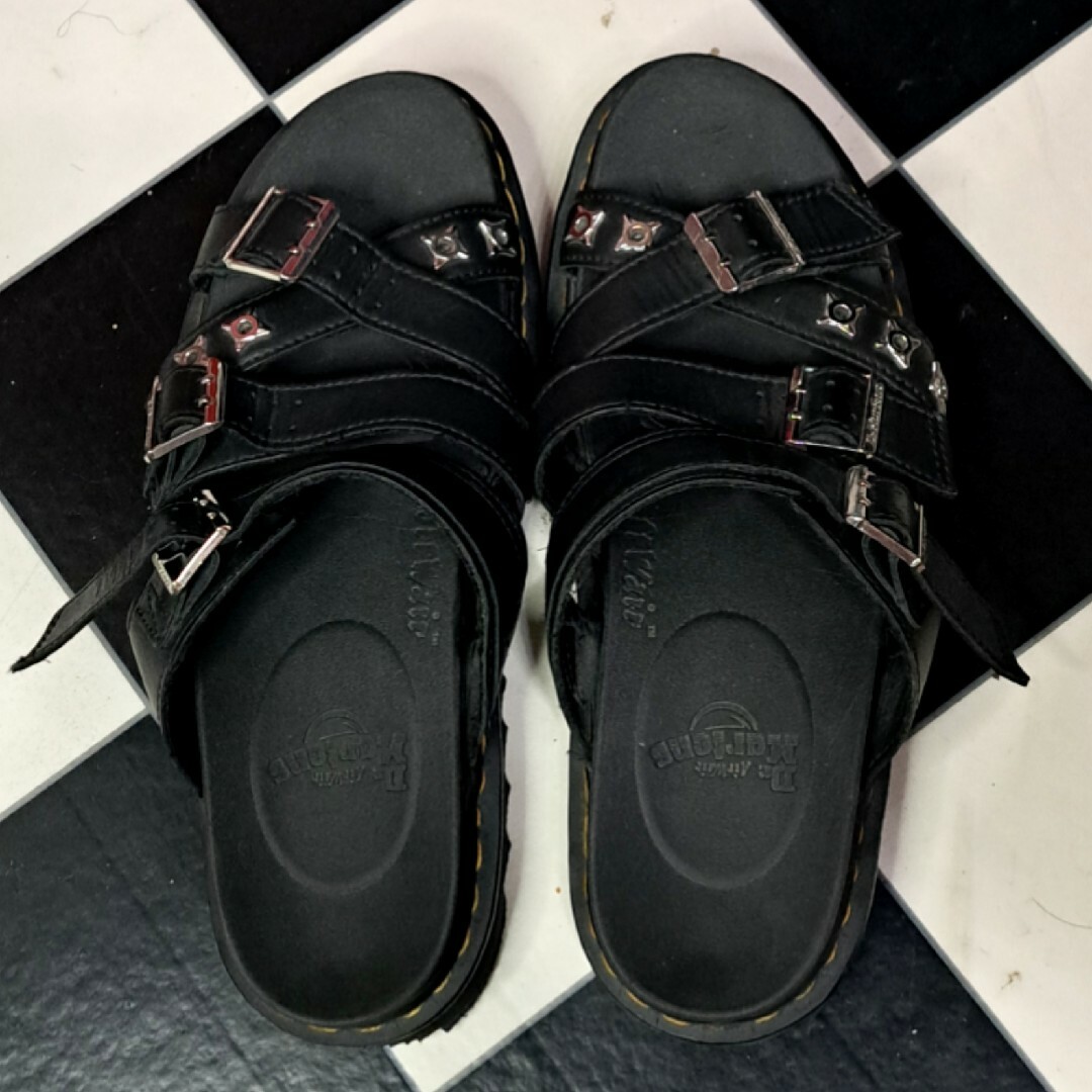 Dr.Martens(ドクターマーチン)のドクターマーチン　クロスストラップ　レザーサンダル　29㎝　ブラック メンズの靴/シューズ(サンダル)の商品写真