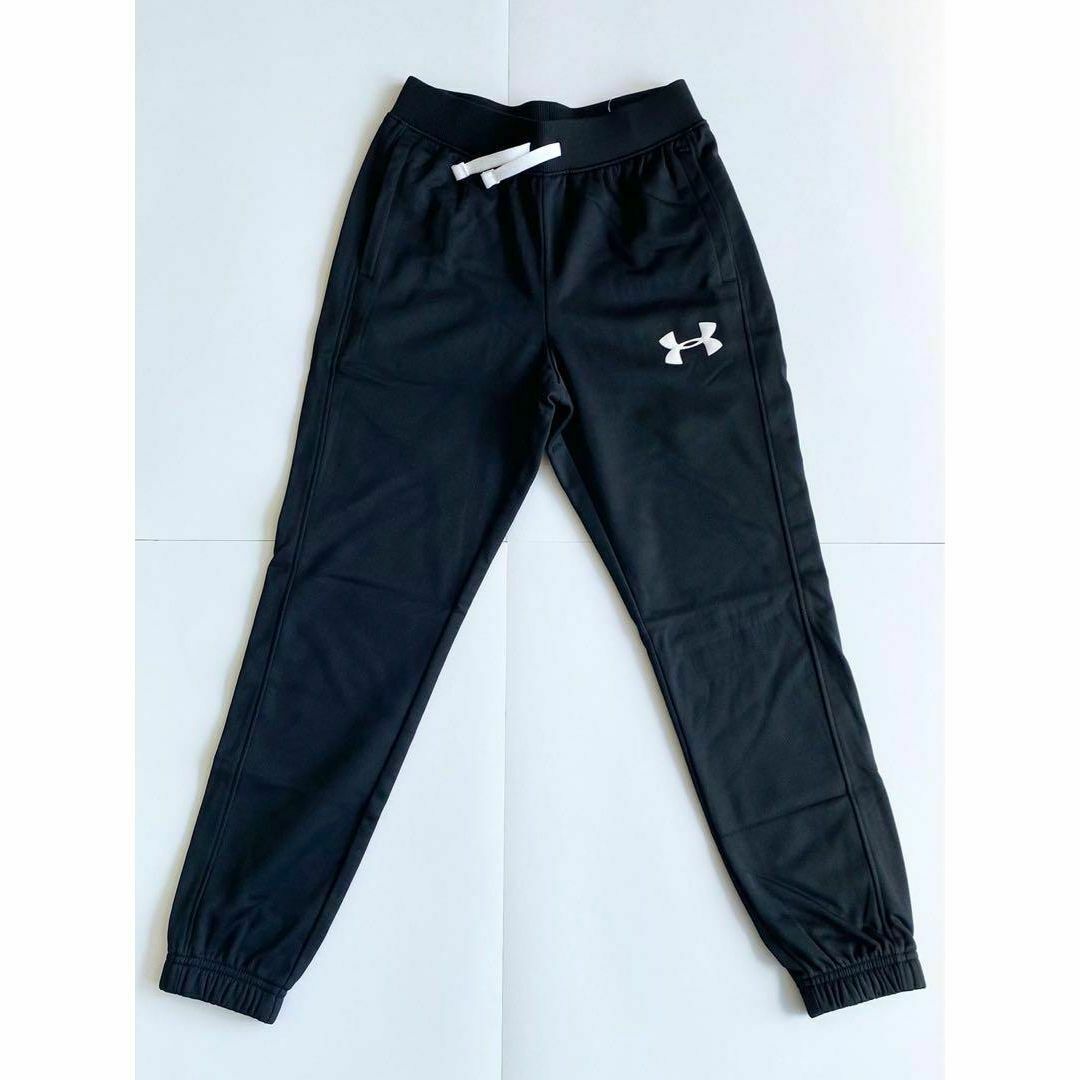 UNDER ARMOUR(アンダーアーマー)の【新品未着用】UNDER ARMOUR アンダーアーマージャージ上下 130 黒 キッズ/ベビー/マタニティのキッズ服男の子用(90cm~)(その他)の商品写真