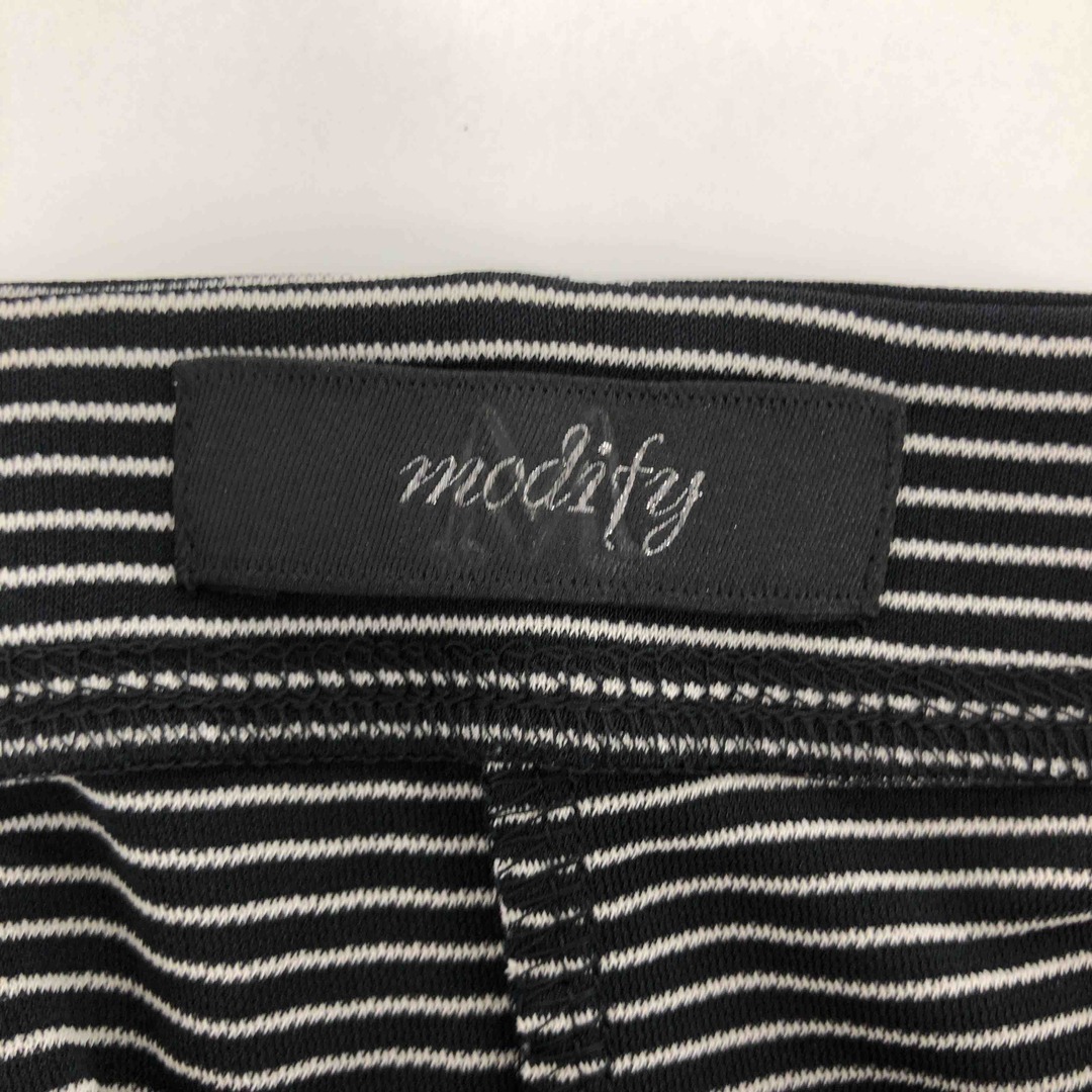 Modify(モディファイ)のmodify モディファイ レディース 半袖ワンピース 白黒ストライプ柄 tk レディースのワンピース(ひざ丈ワンピース)の商品写真