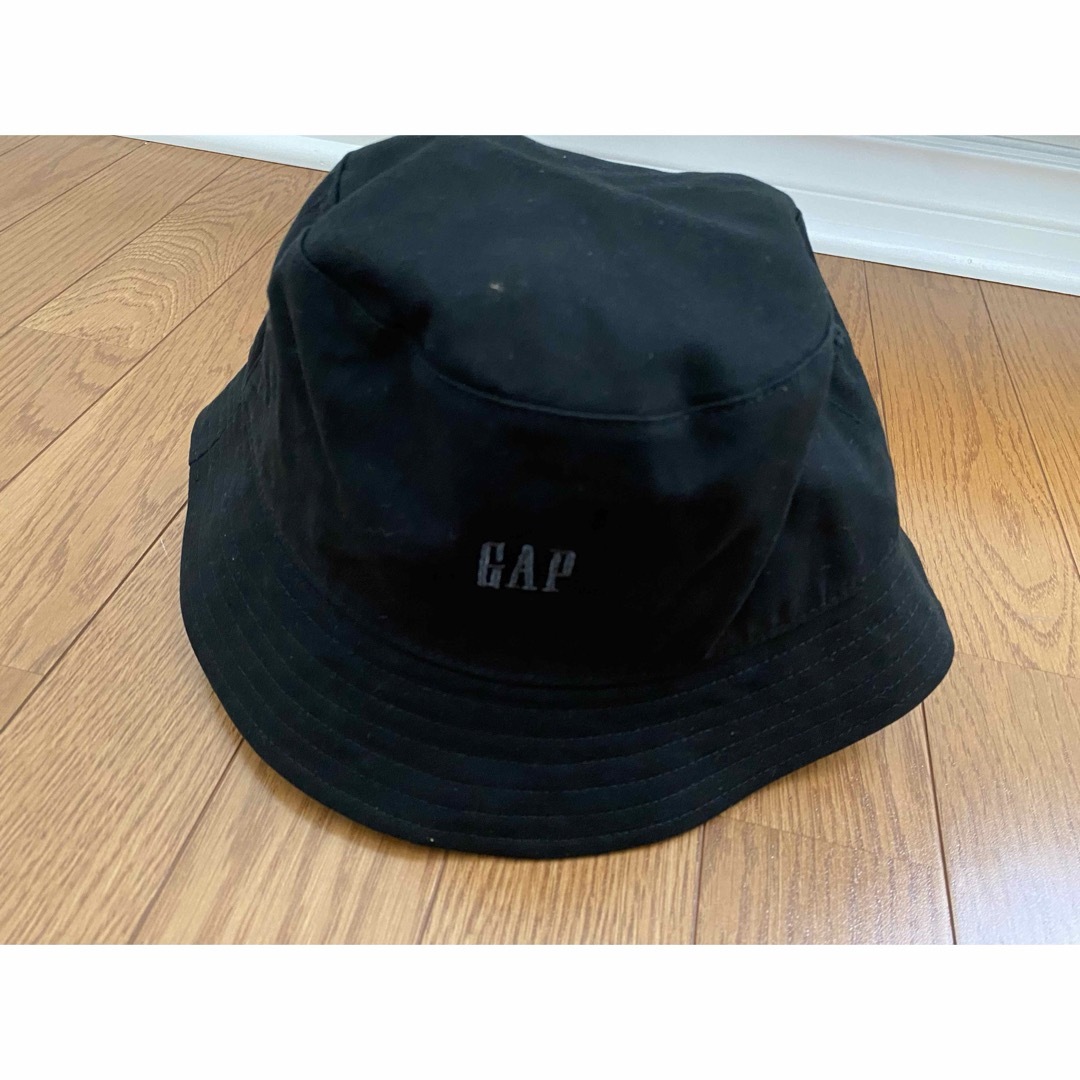 GAP(ギャップ)のGAP 帽子 ブラック系 Gapロゴバケットハット （幼児）UPF 50+ キッズ/ベビー/マタニティのこども用ファッション小物(帽子)の商品写真