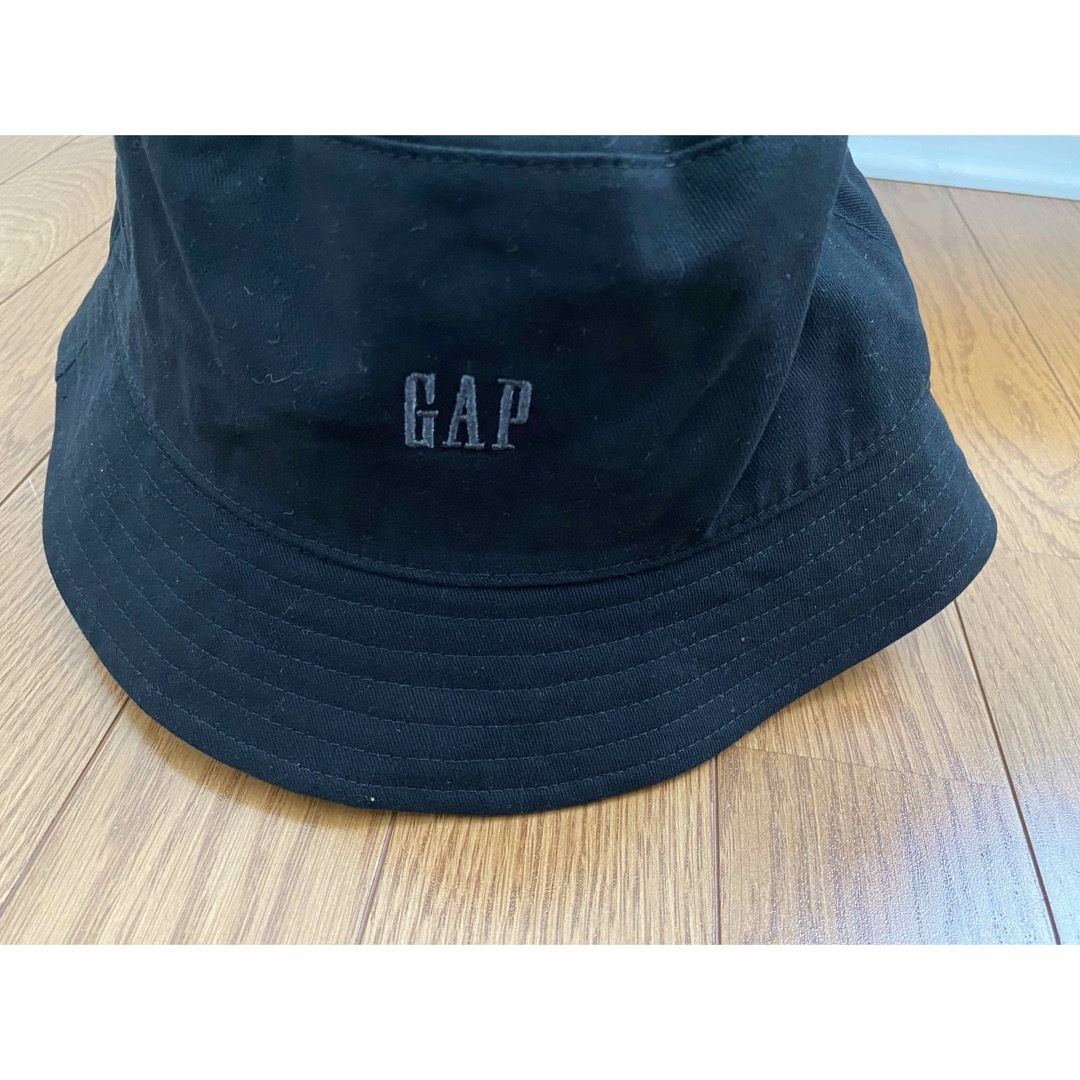 GAP(ギャップ)のGAP 帽子 ブラック系 Gapロゴバケットハット （幼児）UPF 50+ キッズ/ベビー/マタニティのこども用ファッション小物(帽子)の商品写真