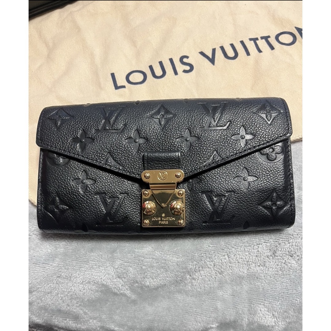 LOUIS VUITTON(ルイヴィトン)のLOUIS VUITTON ブラック　財布 レディースのファッション小物(財布)の商品写真