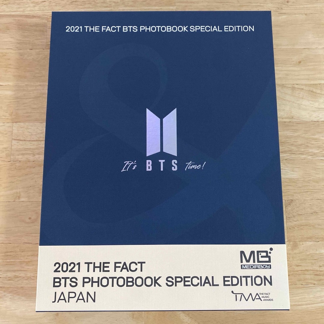 防弾少年団(BTS)(ボウダンショウネンダン)のBTS TMA JAPAN 2021 写真集 フォトブック エンタメ/ホビーのCD(K-POP/アジア)の商品写真