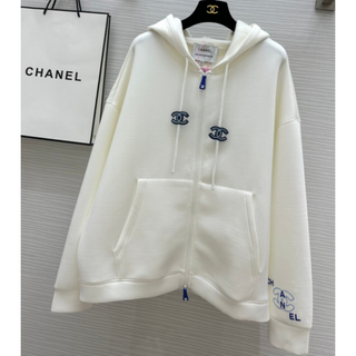 シャネル(CHANEL)のシャネル　ロゴパーカー(パーカー)