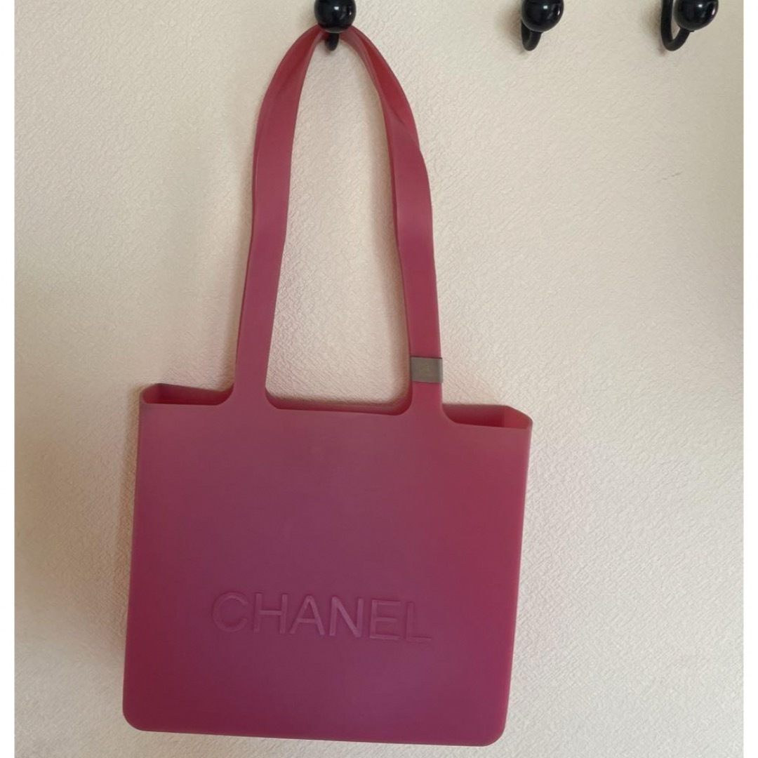 CHANEL(シャネル)のCHANEL シャネル　シャネルロゴ　ラバートートバッグ　ハンドバック　ピンク系 レディースのバッグ(トートバッグ)の商品写真