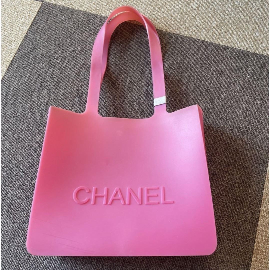 CHANEL(シャネル)のCHANEL シャネル　シャネルロゴ　ラバートートバッグ　ハンドバック　ピンク系 レディースのバッグ(トートバッグ)の商品写真