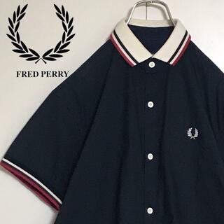 【日本製】フレッドペリー　刺繍ロゴ入り半袖シャツ　ネイビー　襟袖リブ　H806(シャツ)