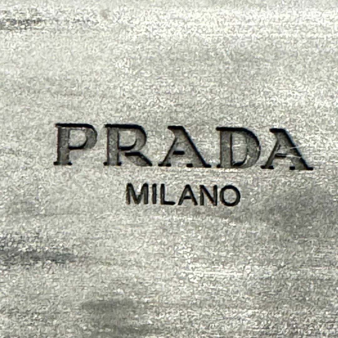 PRADA(プラダ)の『PRADA』プラダ (8) レザーサンダル メンズの靴/シューズ(サンダル)の商品写真