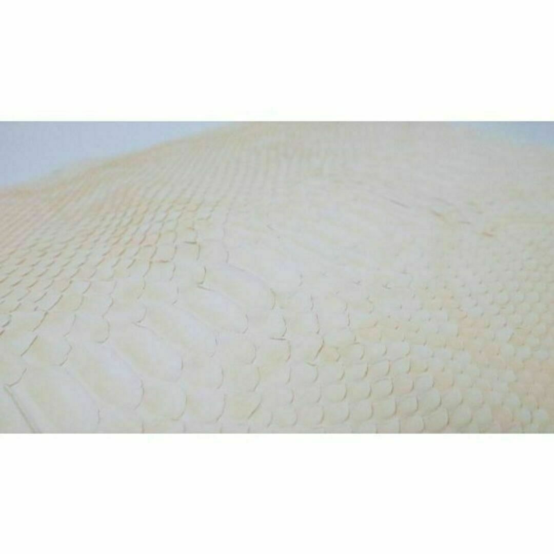 ヘビ革 本革 腹革 ダイアモンドパイソン A4×2サイズ保証 ホワイト×ブラウン ハンドメイドの素材/材料(生地/糸)の商品写真
