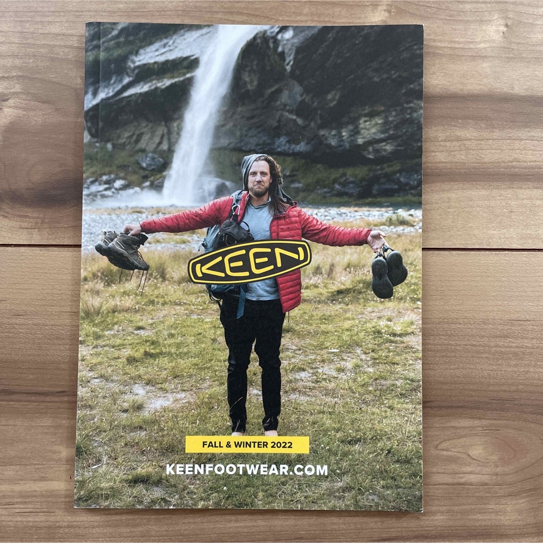 KEEN(キーン)のKEEN 2022年秋冬カタログ エンタメ/ホビーの雑誌(ファッション)の商品写真