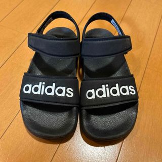 アディダス(adidas)の中古品＊adidasキッズサンダル(18㎝)(サンダル)