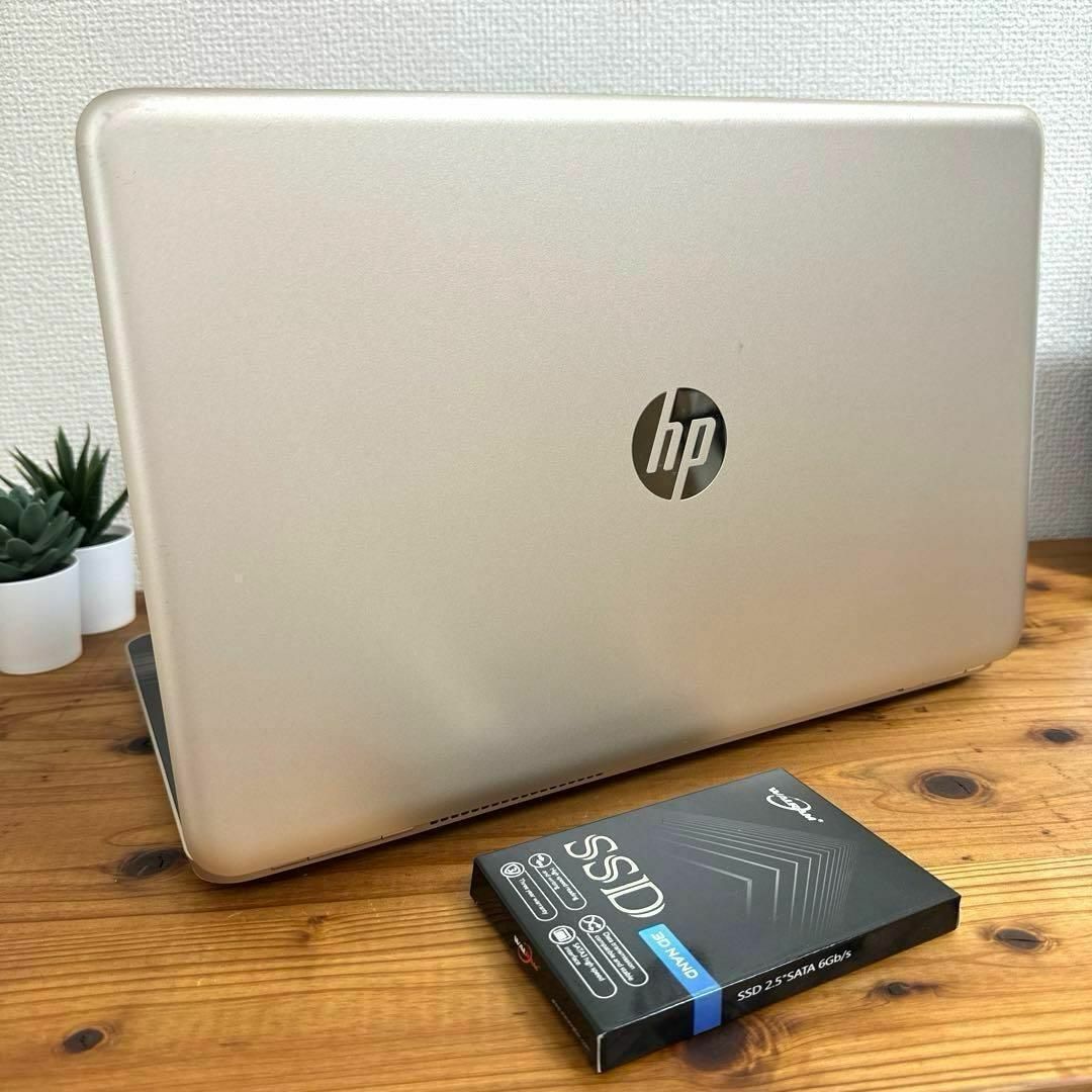 HP(ヒューレットパッカード)の【限定】HP Pavilionモダンゴールド☘7世代i5☘️新品SSD256GB スマホ/家電/カメラのPC/タブレット(ノートPC)の商品写真