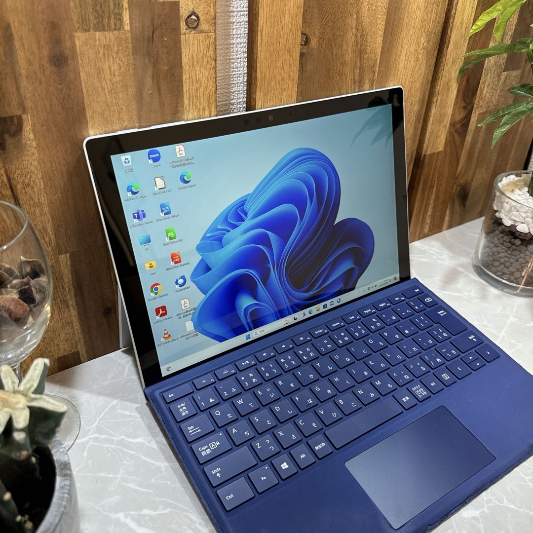 Microsoft(マイクロソフト)のSurface Pro 6 ☘️SSD256GB☘️i5第8世代☘️メモリ8GB スマホ/家電/カメラのPC/タブレット(ノートPC)の商品写真