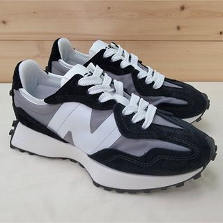 ニューバランス(New Balance)のニューバランス U327WEC ブラック/ホワイト 22.5㎝(スニーカー)