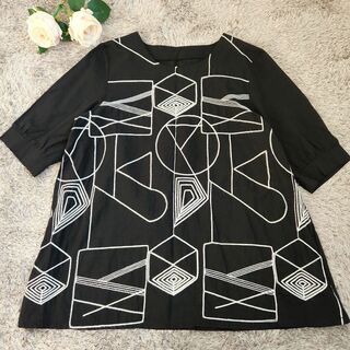 新品　ブラウス　シャツ　チュニック　刺繍　ブラック　M～L　大きいサイズ(チュニック)