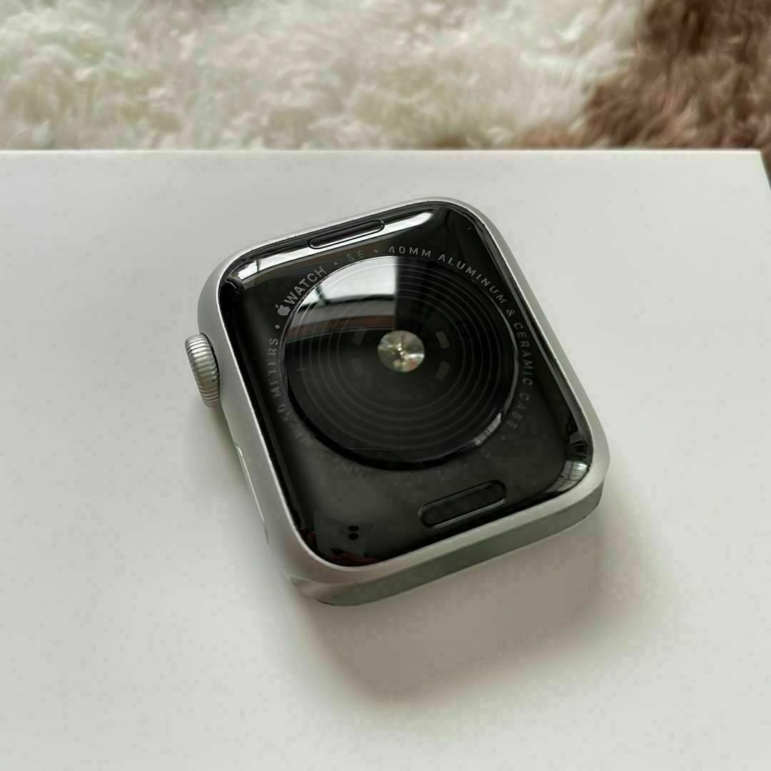 【美品】アップルウォッチ　Apple Watch SE GPSモデル 40mm メンズの時計(腕時計(デジタル))の商品写真