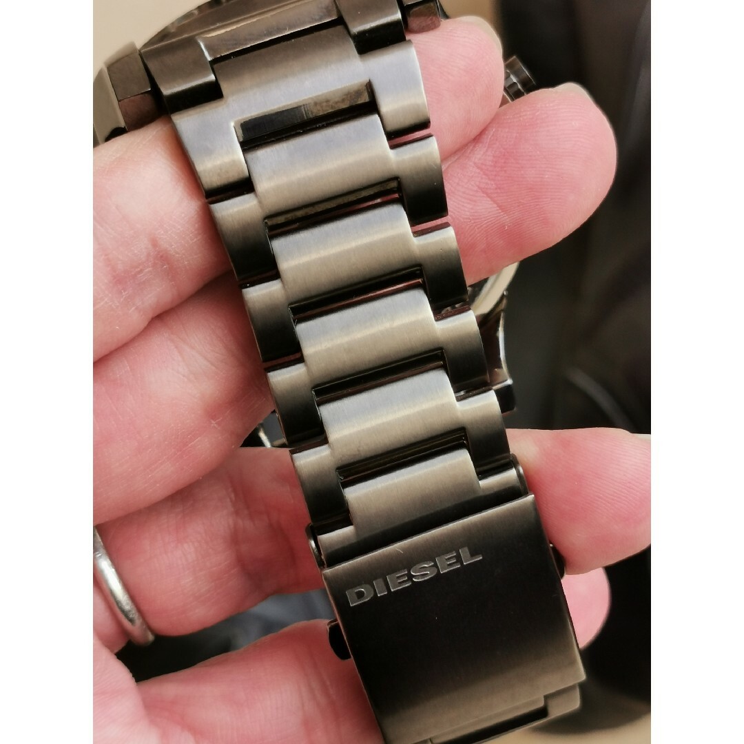 DIESEL(ディーゼル)のディーゼル スーパービッグフェイスに時計４個付いてます。　メンズウォッチ メンズの時計(腕時計(アナログ))の商品写真