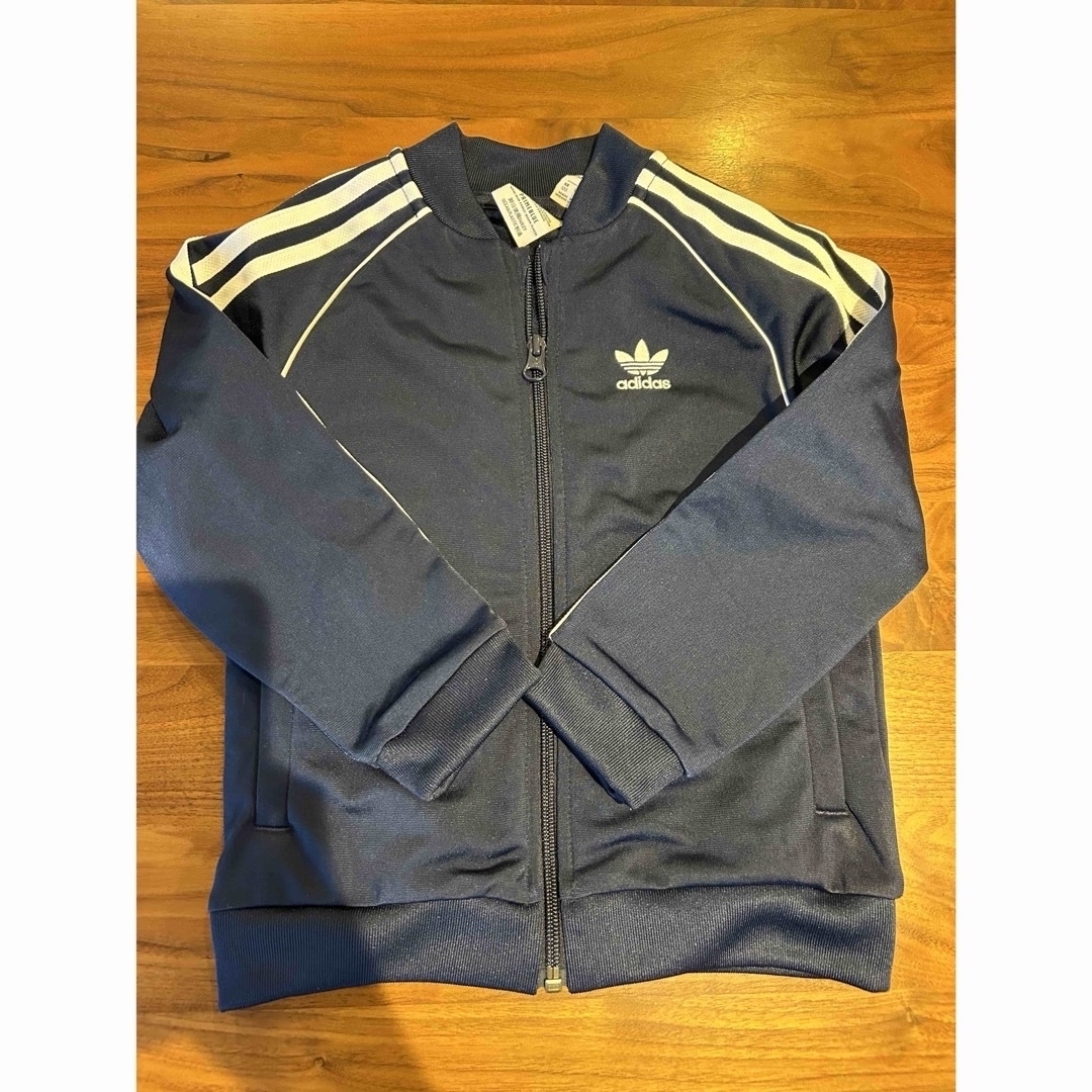 adidas(アディダス)のアディダス　ジャージ　サイズ120  ネイビー キッズ/ベビー/マタニティのキッズ服女の子用(90cm~)(その他)の商品写真