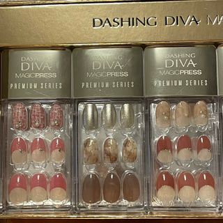 DASHING DIVA(ダッシングディバ)のプレミアムシリーズネイルチップ スクエア・オーバル型  DIVA コスメ/美容のネイル(つけ爪/ネイルチップ)の商品写真