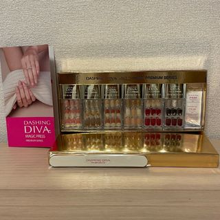 DASHING DIVA - プレミアムシリーズネイルチップ スクエア・オーバル型  DIVA