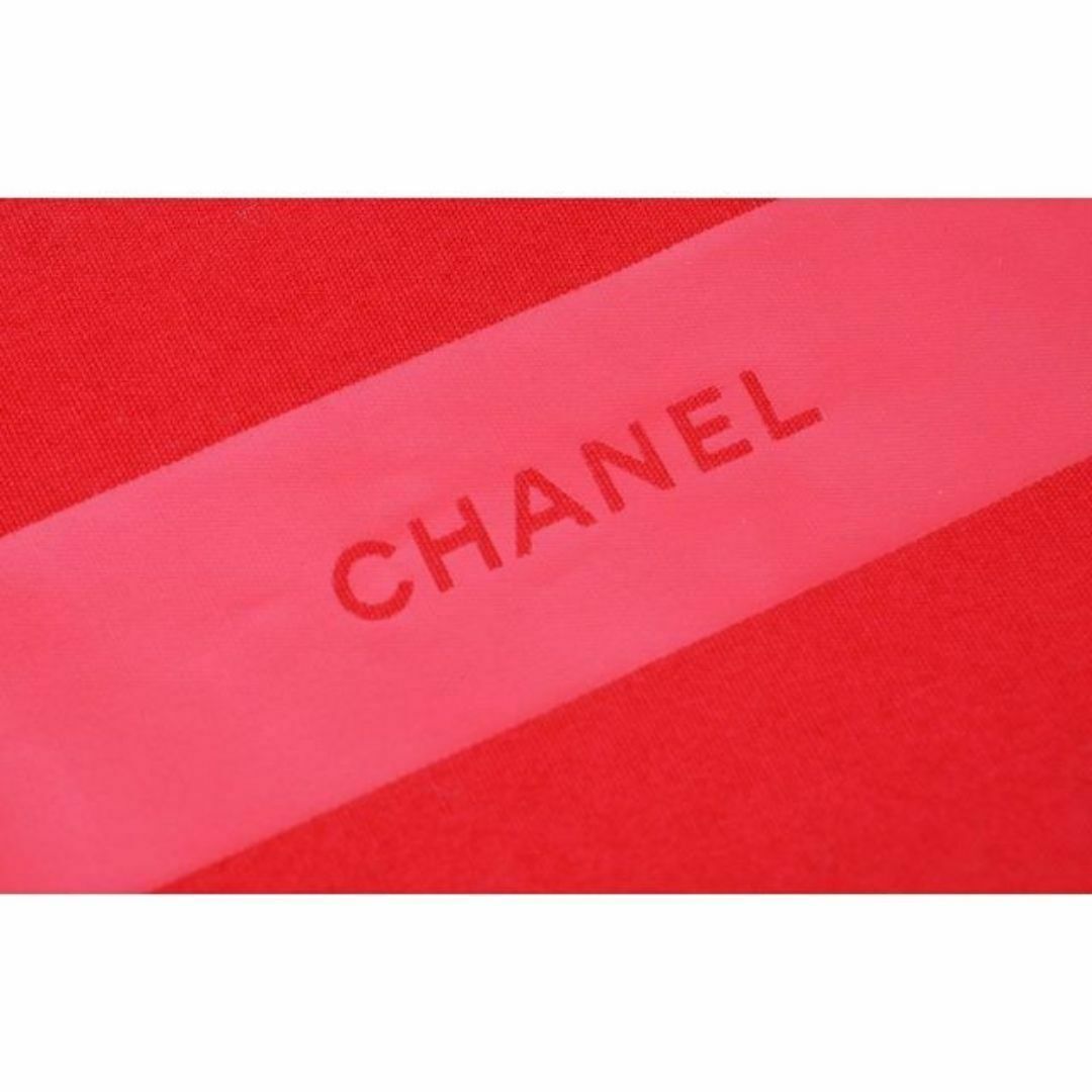 CHANEL(シャネル)のchred5n 新品未使用本物　CHANEL シャネル　ノベルティポーチ レディースのファッション小物(ポーチ)の商品写真