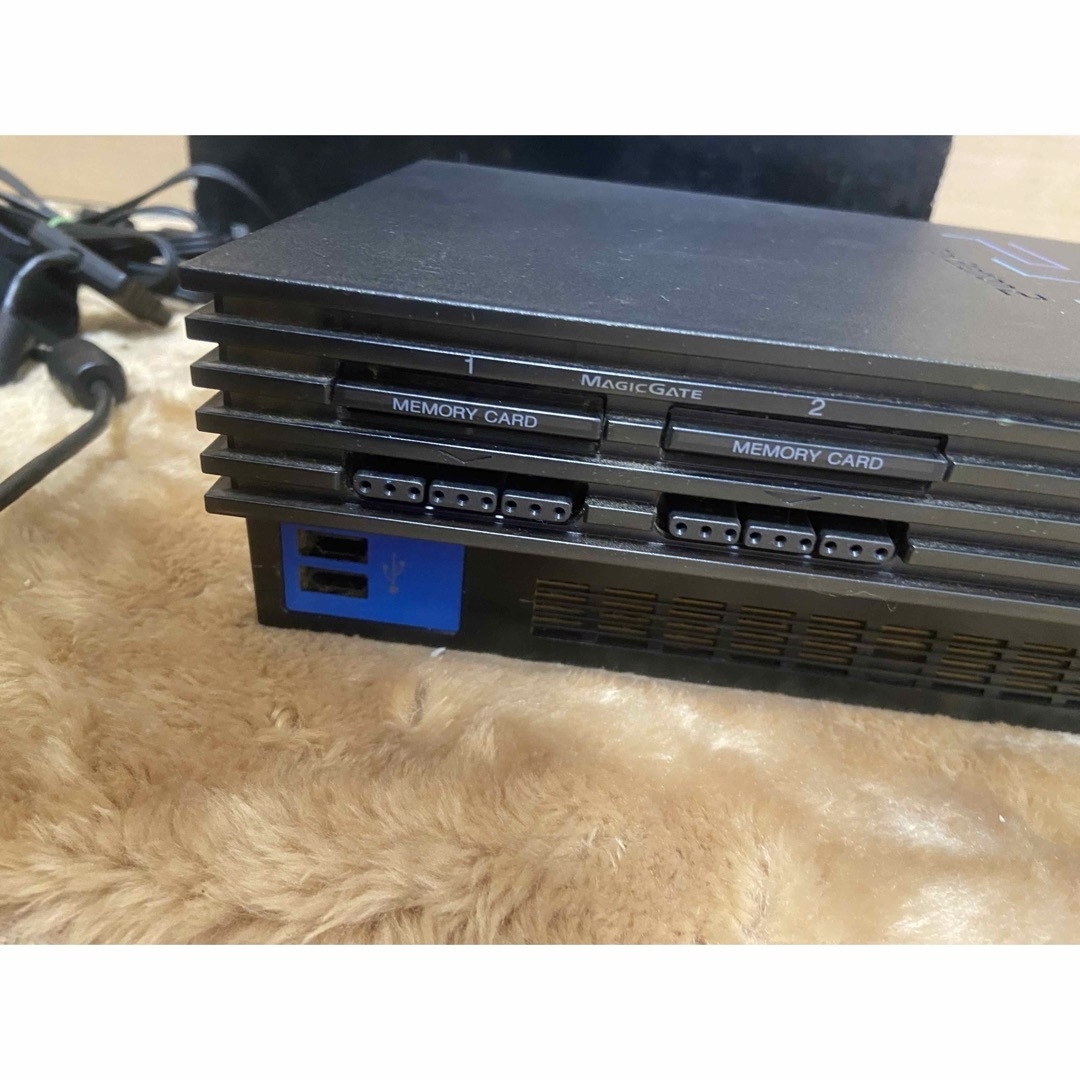 SONY(ソニー)のソニー PlayStation 2 SCPH-50000 すぐ遊べるセット エンタメ/ホビーのゲームソフト/ゲーム機本体(家庭用ゲーム機本体)の商品写真