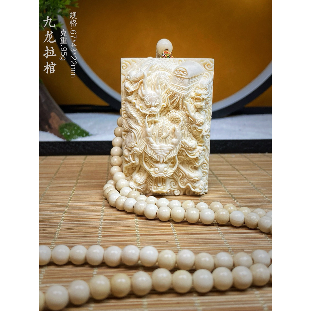 天然マンモス牙美しい手彫り 九龍が棺を引く ネックレス メンズのアクセサリー(ネックレス)の商品写真