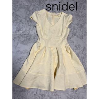 スナイデル(SNIDEL)の美品　SNIDEL スナイデル　ワンピース　黄色　フレア　Aライン(ひざ丈ワンピース)