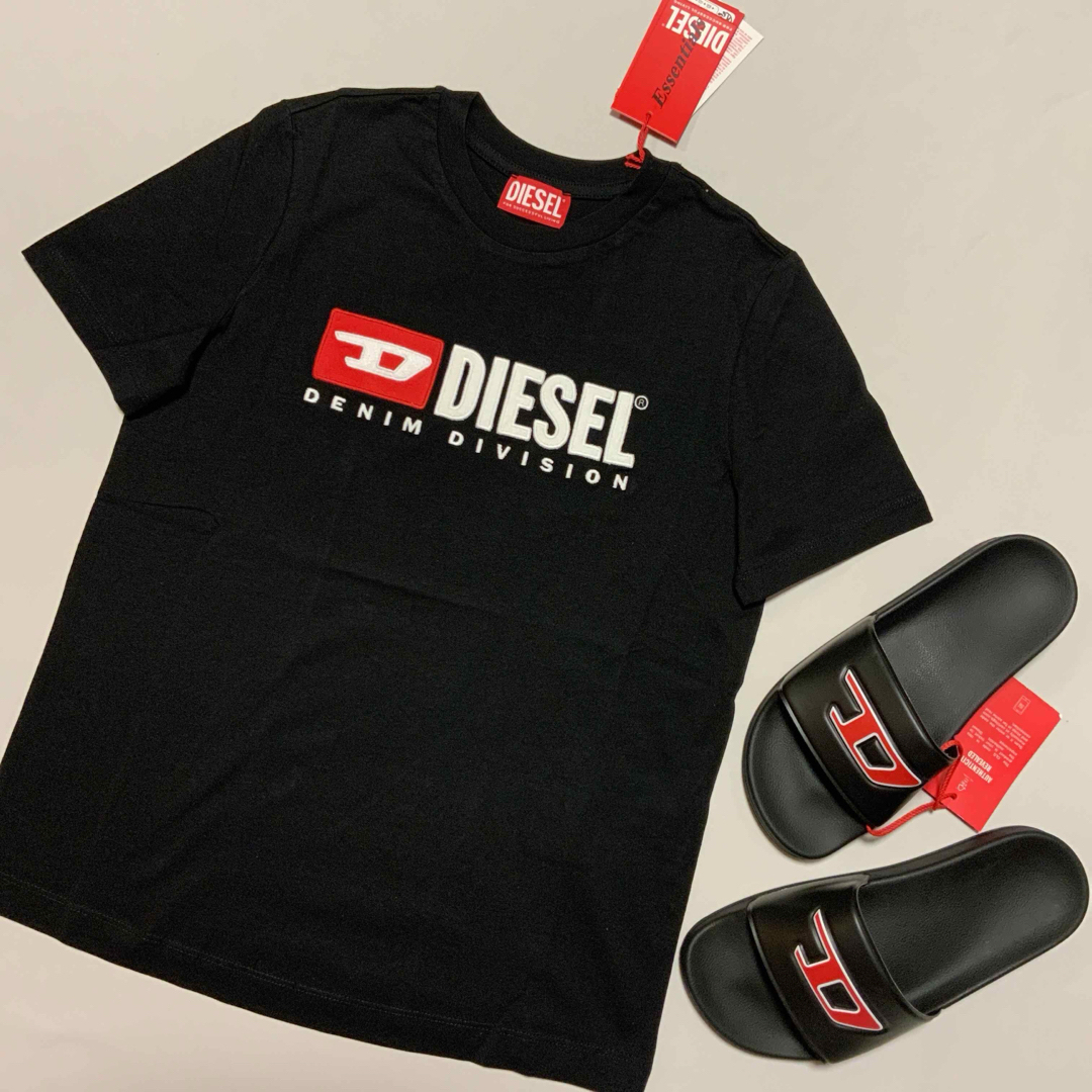 DIESEL(ディーゼル)の洗練されたデザイン　T-Reg-Div Tシャツ DIESELロゴ　ブラックXL レディースのトップス(Tシャツ(半袖/袖なし))の商品写真