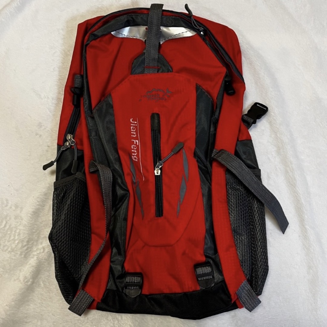 【SALE‼️】リュック　バックパック　40L 登山　大容量　アウトドア　防災 レディースのバッグ(リュック/バックパック)の商品写真