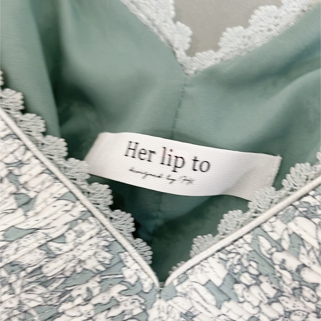 Her lip to(ハーリップトゥ)のHerlipto Lace Trimmed Floral Dress レディースのワンピース(ロングワンピース/マキシワンピース)の商品写真