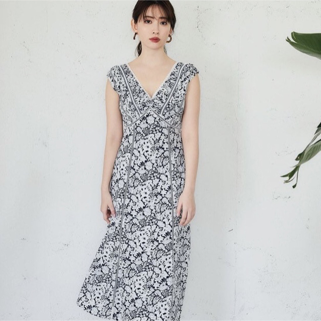 Her lip to(ハーリップトゥ)のHerlipto Lace Trimmed Floral Dress レディースのワンピース(ロングワンピース/マキシワンピース)の商品写真