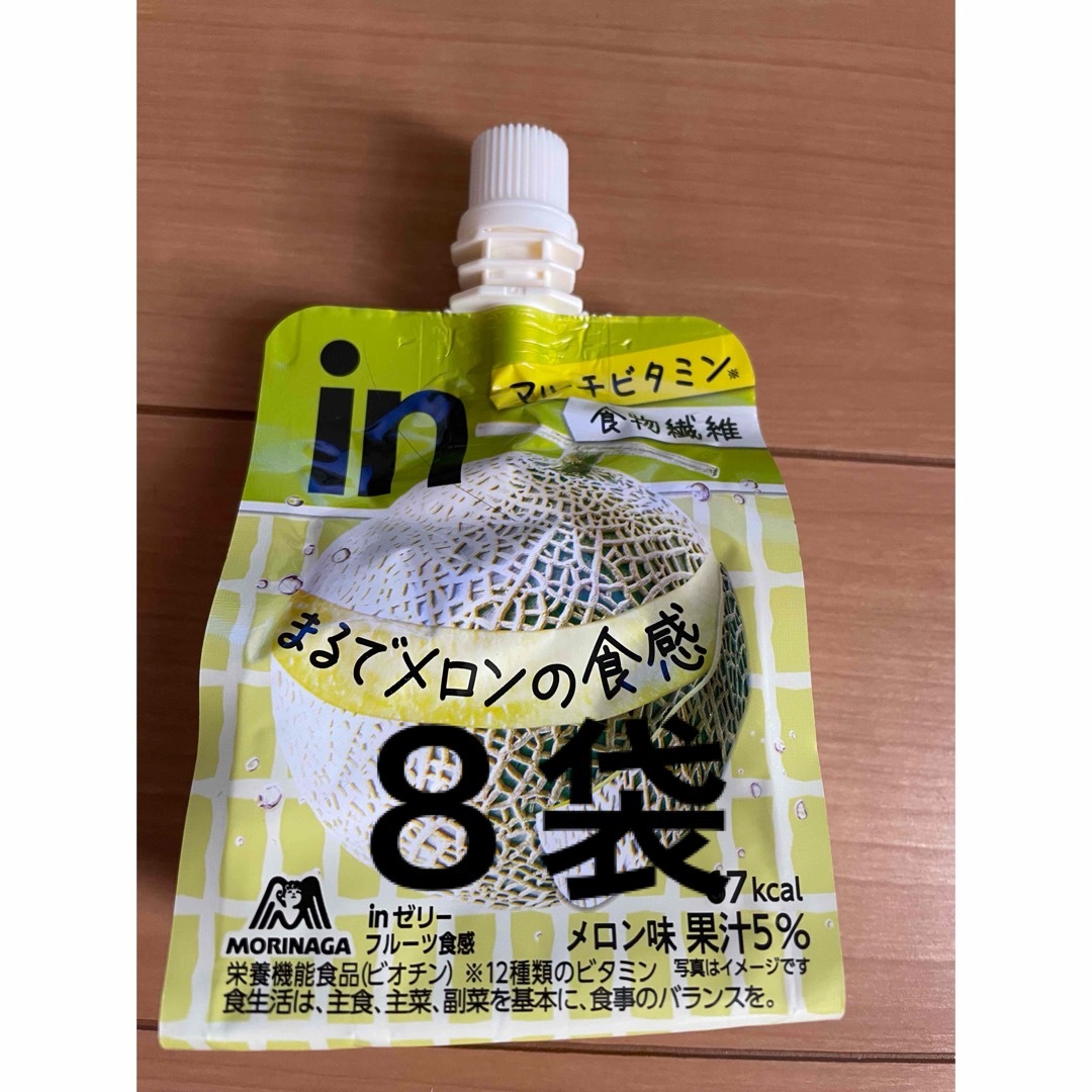 森永製菓(モリナガセイカ)のinゼリー◎まるでメロンの食感◎マルチビタミン食物繊維◎ゼリー飲料フルーツゼリー 食品/飲料/酒の食品(フルーツ)の商品写真