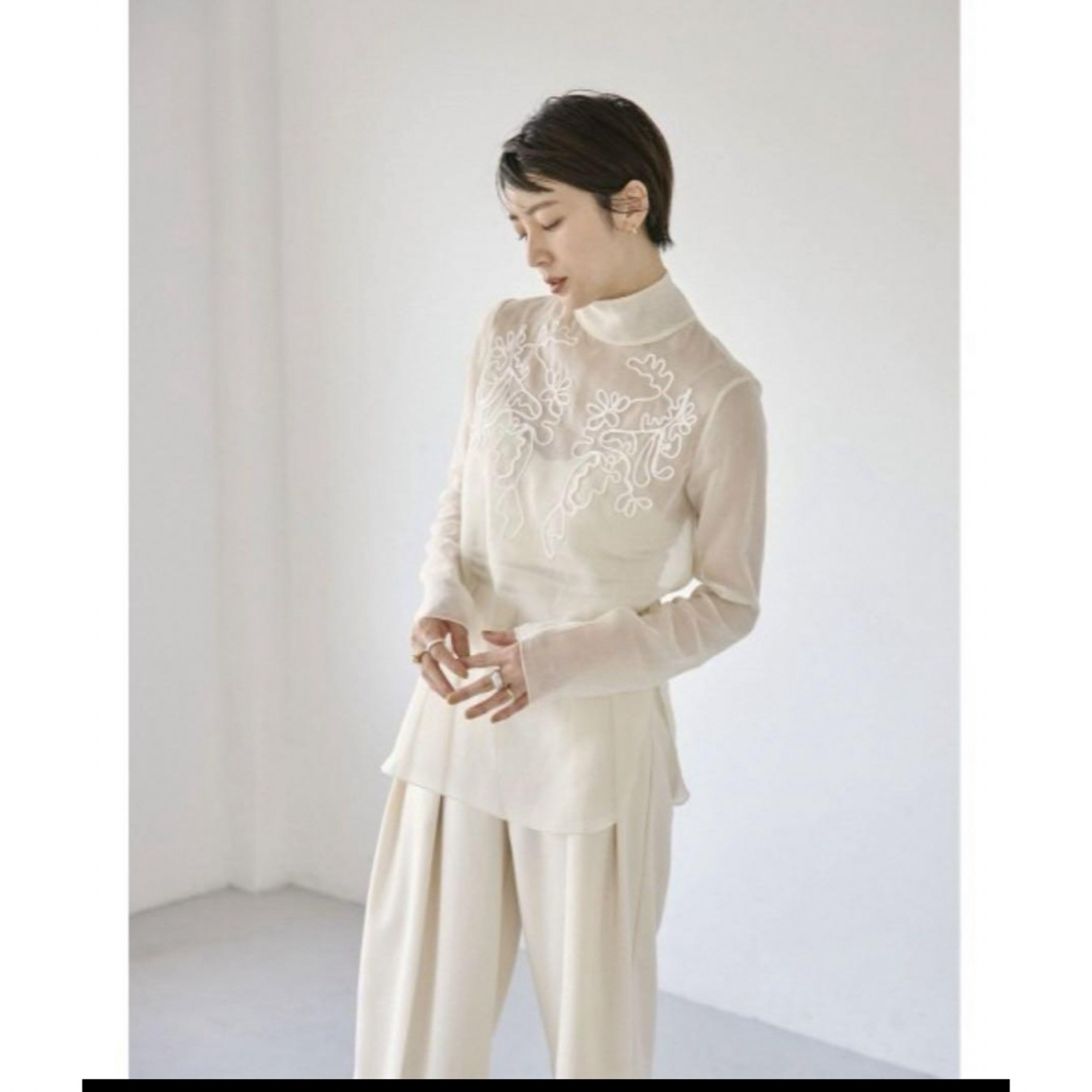 TODAYFUL(トゥデイフル)の値下げ　美品　Sheer Embroidery Blouse レディースのトップス(シャツ/ブラウス(長袖/七分))の商品写真