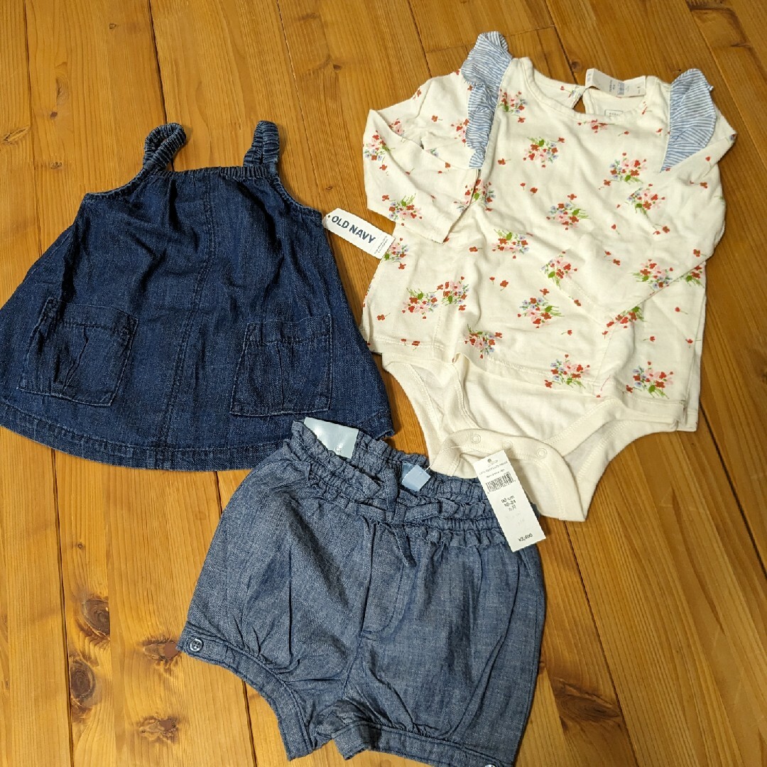 babyGAP(ベビーギャップ)の新品 babygap オールドネイビー3点セット90 キッズ/ベビー/マタニティのキッズ服女の子用(90cm~)(パンツ/スパッツ)の商品写真