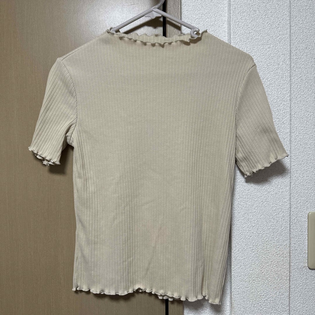 GU(ジーユー)のGU メロートップス アイボリー メンズのトップス(Tシャツ/カットソー(半袖/袖なし))の商品写真