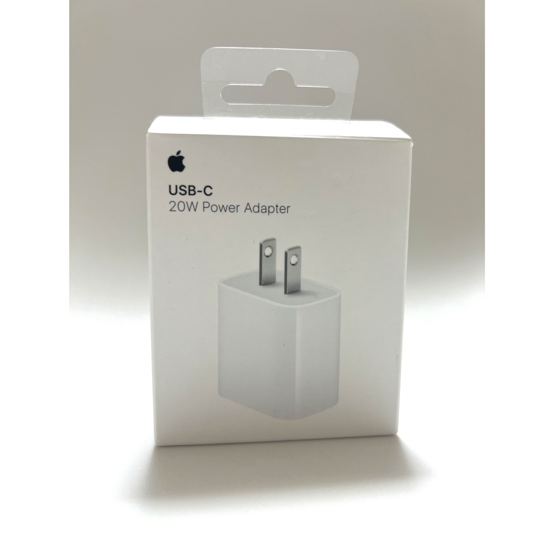 Apple(アップル)のApple USB-C電源アダプタ MHJA3AM/A スマホ/家電/カメラのスマートフォン/携帯電話(バッテリー/充電器)の商品写真