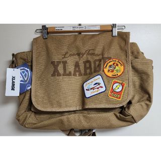 XLARGE - XLARGE x LOONEY TUNES Shoulder Bag