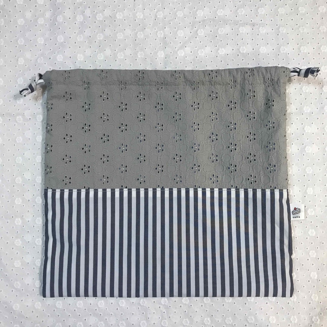 CHECK&STRIPE刺繍生地とストライプ生地で作った巾着　ハンドメイド ハンドメイドのファッション小物(ポーチ)の商品写真