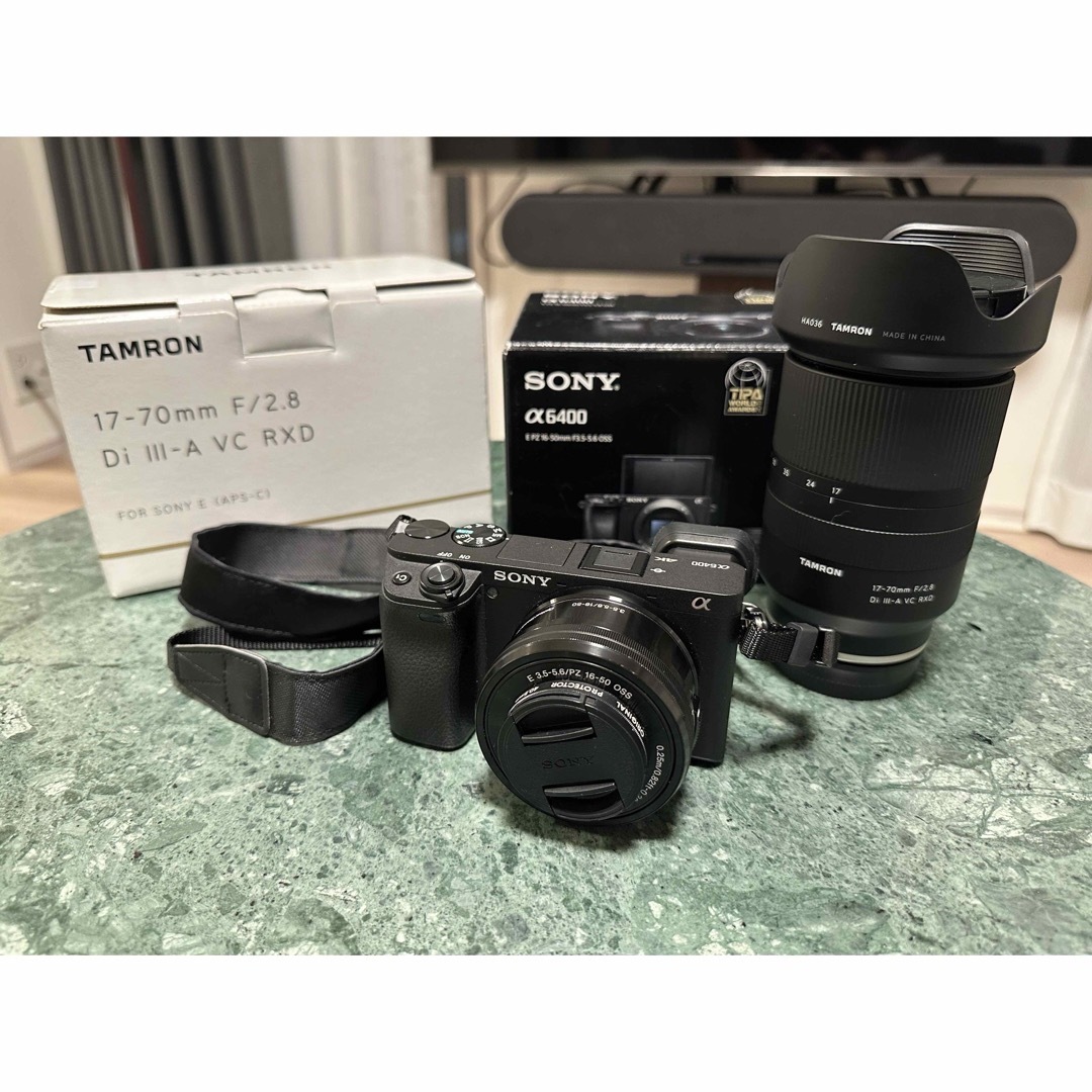 SONY(ソニー)の【美品/即日発送】SONYα6400+SELP1650 &タムロン17-70 スマホ/家電/カメラのカメラ(ミラーレス一眼)の商品写真