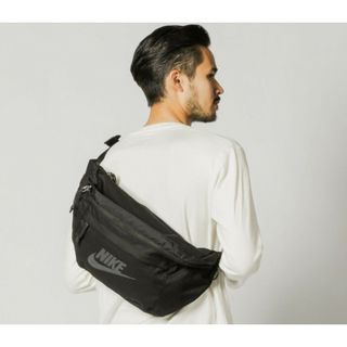 NIKE - 新品未使用　ナイキ テック ヒップ パック　ブラック　10 Lバック