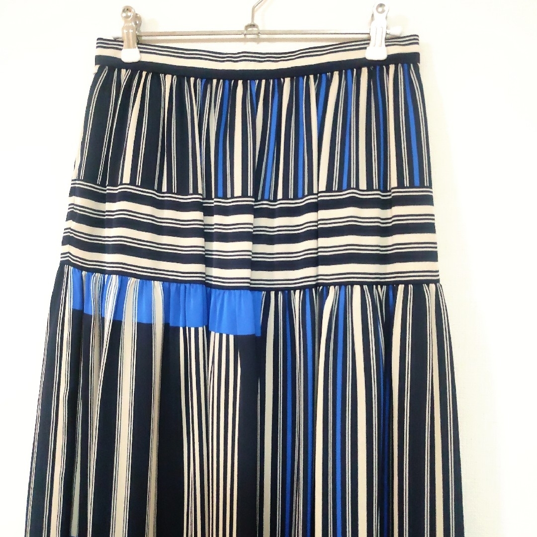 UNITED ARROWS(ユナイテッドアローズ)のユナイテッドアローズ  STNマルチストライプフレアスカート ネイビー  М レディースのスカート(ロングスカート)の商品写真
