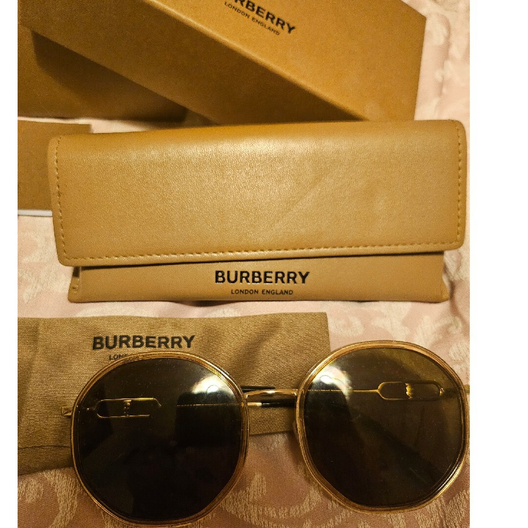 BURBERRY(バーバリー)のburberry サングラス レディースのファッション小物(サングラス/メガネ)の商品写真