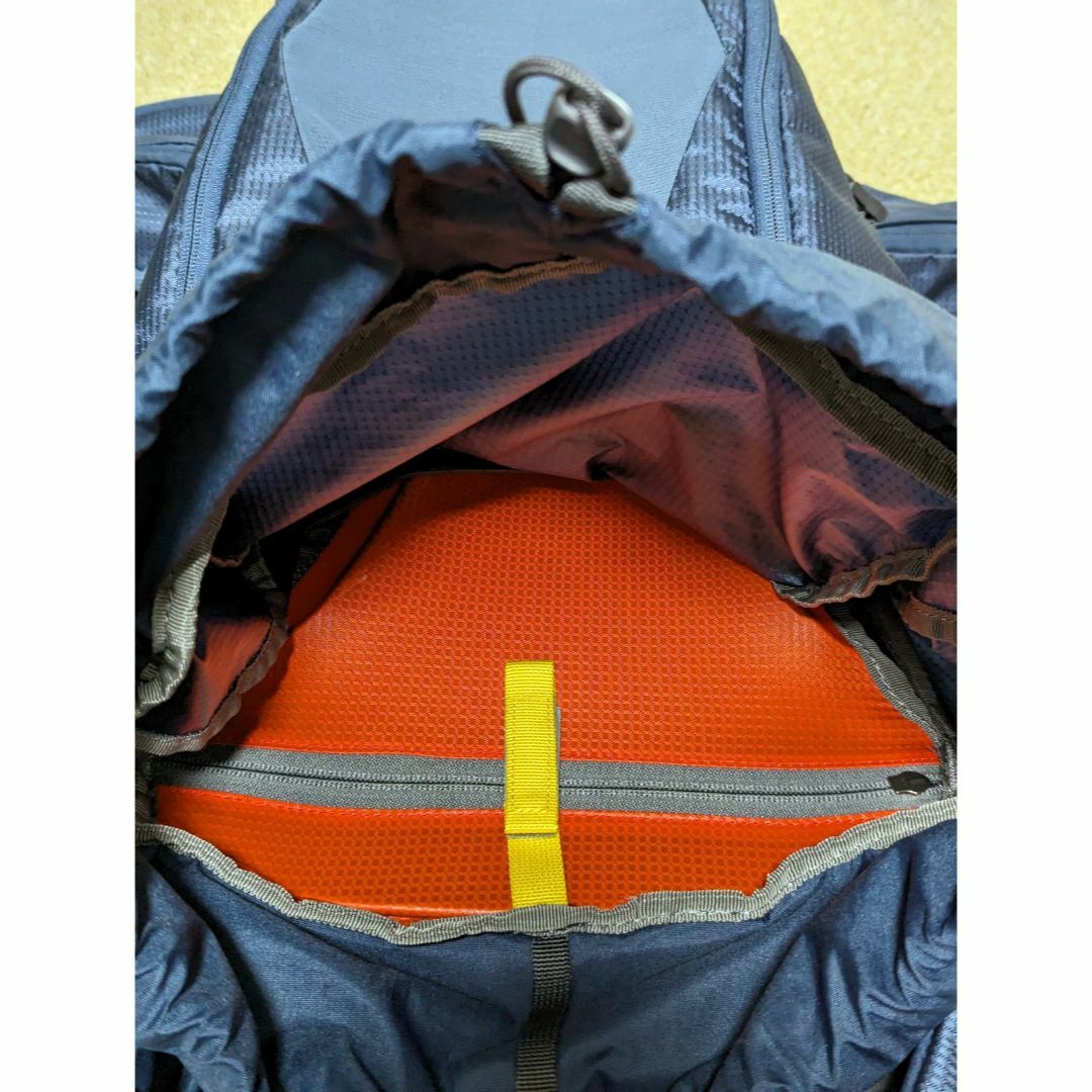 Jack Wolfskin(ジャックウルフスキン)の10回程使用 ジャックウルフスキン CROSSTRAIL 32 LT 濃紺 メンズのバッグ(バッグパック/リュック)の商品写真