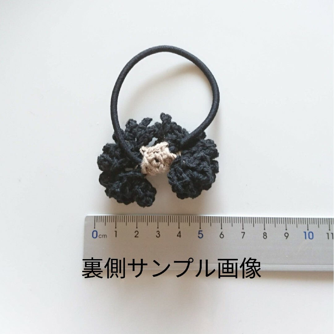 551 コットンのフリルリボンヘアゴム　カーキ ハンドメイドのアクセサリー(ヘアアクセサリー)の商品写真