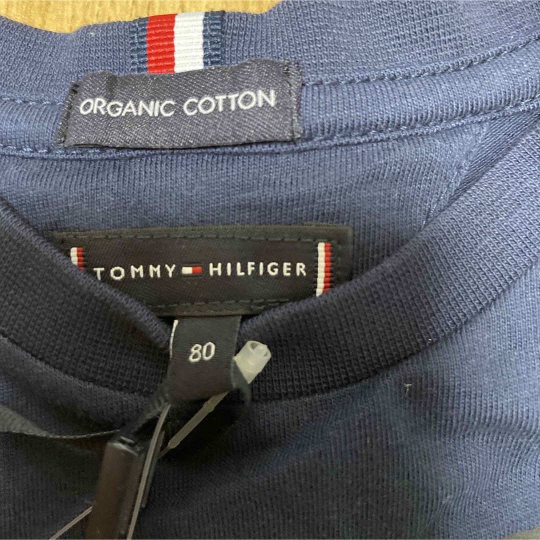 TOMMY HILFIGER(トミーヒルフィガー)のTOMMY HILFIGER 80㎝　Tシャツ　新品未使用タグ付き キッズ/ベビー/マタニティのベビー服(~85cm)(Ｔシャツ)の商品写真