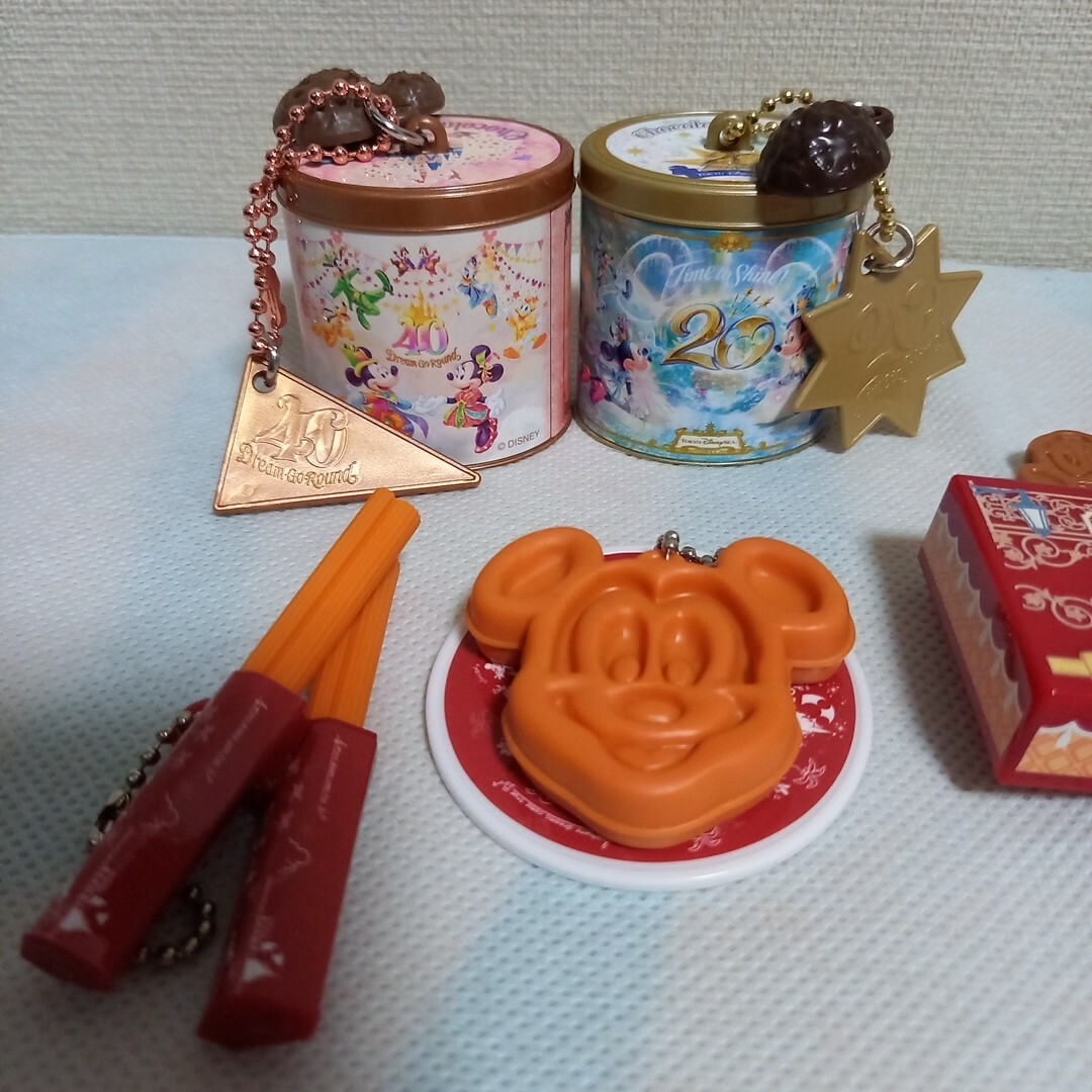 Disney(ディズニー)のディズニーリゾート カプセルトイ お菓子フィギュア まとめ売り エンタメ/ホビーのおもちゃ/ぬいぐるみ(キャラクターグッズ)の商品写真